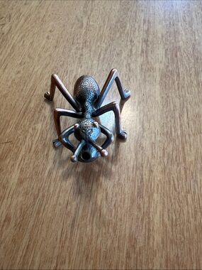 Antique-Look Metal Ant Sculpture in Bronze Tone